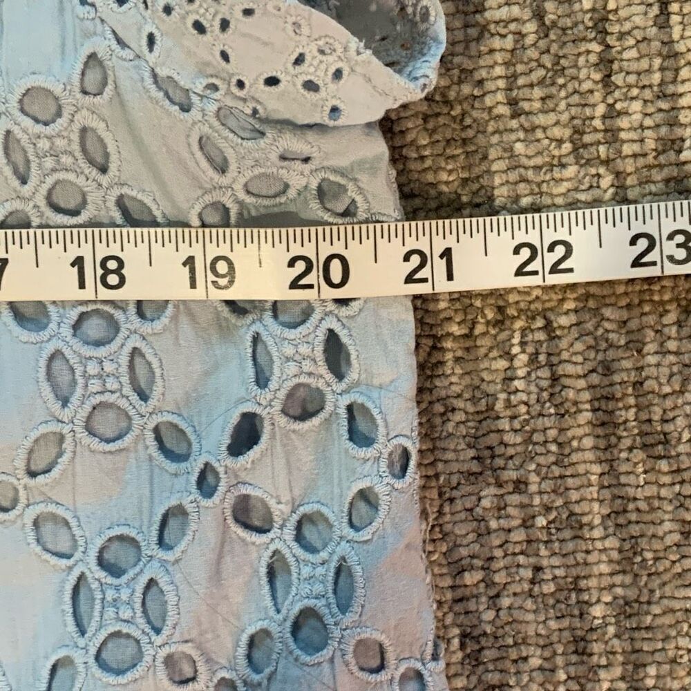 Chelsea & Theodore Women’s Size Large Petal Sleeve Eyelet Shirt Ash Blue‎ - Picture 4 of 6
